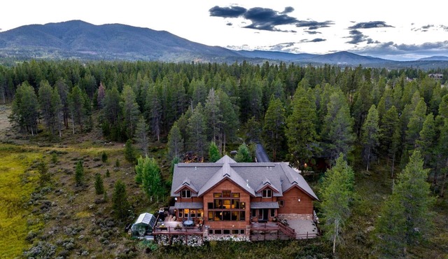 Luxury Mountain Cabin Nestled in the Enchanting Pines of Fraser, Colorado
