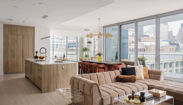 Luxury Penthouse: Iconic Views + Exclusive Comfort