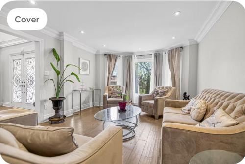 Luxury Spacious House Near Yonge St Mall Hwy7