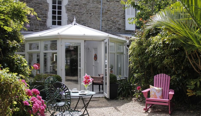 Maison in the Cotentin with exotic garden, very close from the sea.