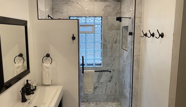 Marble | Granite | Stainless | Near Downtown