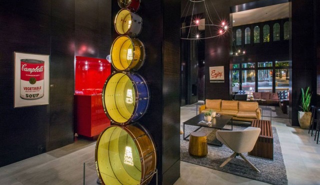 Max King | Opulent Bed & Craft Beer Hours