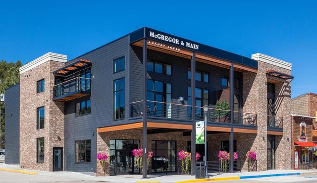 McGregor & Main - Luxury Lofts