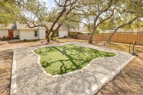 Mini Golf, Arcade & Fire Pit! San Antonio Home