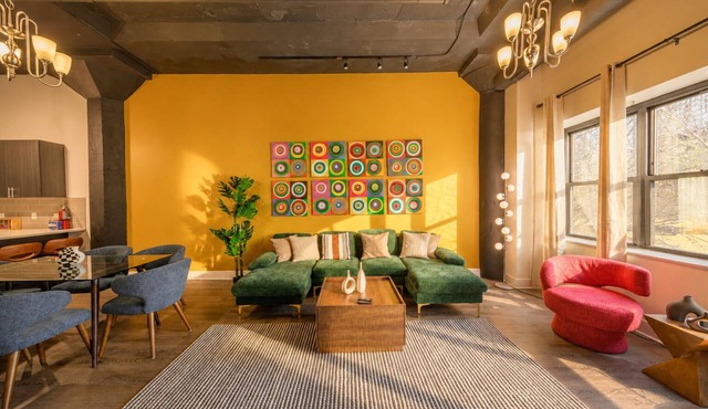 Modern 3BR BA Downtown Chicago Getaway Near McCormick