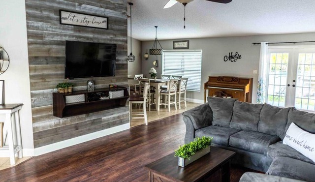 Modern 3BR Home, Saltwater Pool, Fenced Yard