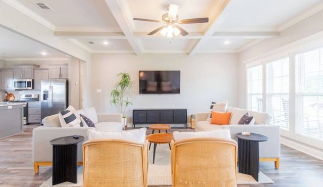 Modern Comfort in a Cozy Retreat