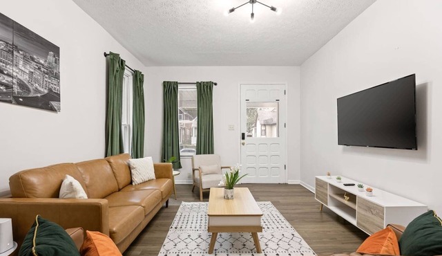 Modern & Cozy Indy Stay w/Free Parking
