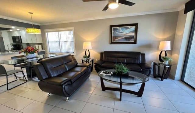 Modern Lakeview Resort Retreat Near IMG & Anna Maria Beaches w/Pools & Hot Tubs