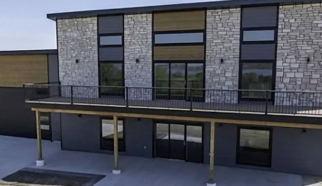 Modern Riverfront Escape, Crofton, NE – Upper Level Suite in Crofton