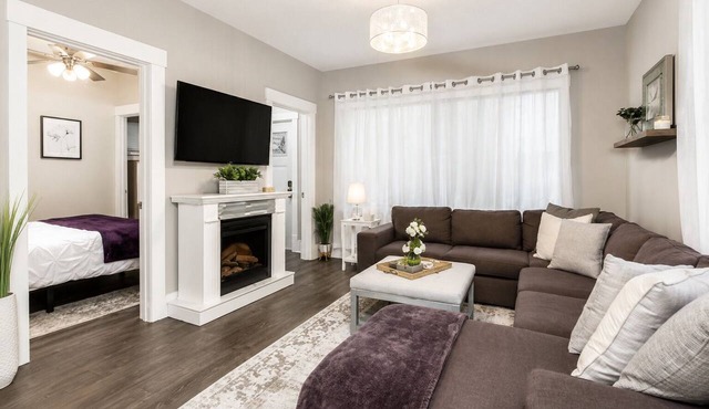 Moline Landing Cozy 2BR/2BA Home | Pet-Friendly