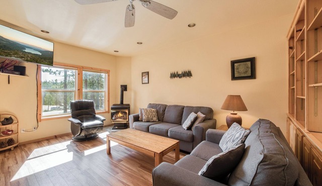 Monthly Lease - Robin's Rest at Tahoe Donner by Tahoe Getaways