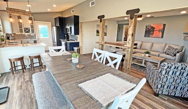 Moonstruck Crab - Beachfront - Island Realty