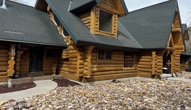 Moose Hollow Rustic Log Cabin Rustic Weber River Retreat in Oakley, UT Sleeps 22