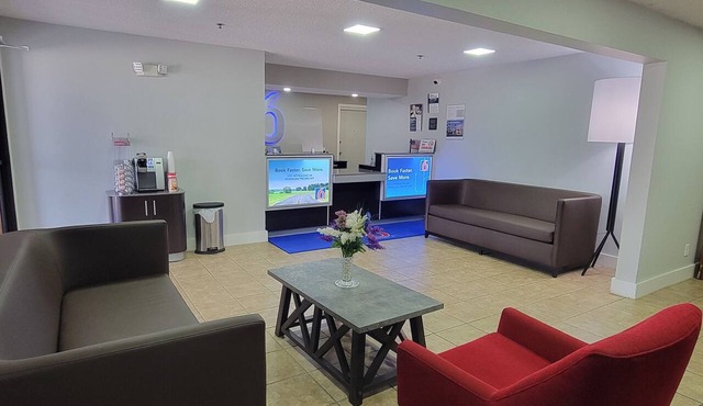 Motel 6 Kewanee, IL