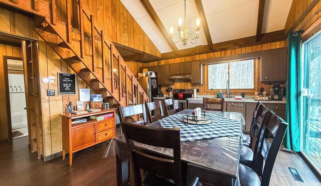 Mountain Top Chalet ~ A/C & Close to Rec Trails!