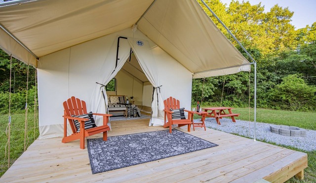 Nature's Haven with a Cozy River Escape