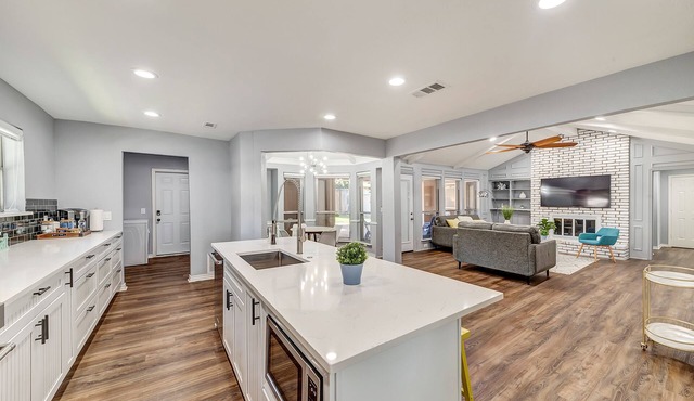 Near Highways, King bed, Family-friendly, Remote work, Foosball, Grill, Games