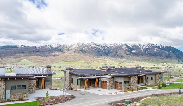 New Powder Mountain Modern Retreat w/private Hot tub