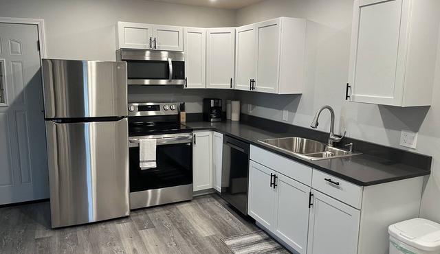 Newly Renovated Large 1 Bedroom