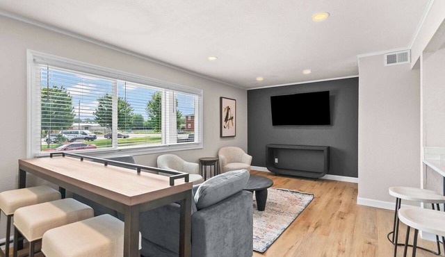 Newly Renovated Unit in Central Spfld! #201
