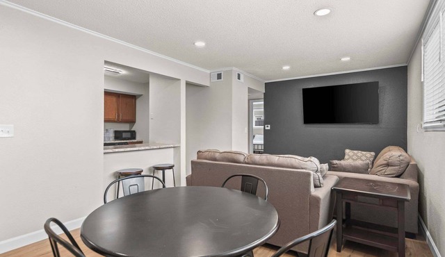 Newly Renovated Unit in Central Spfld! #104