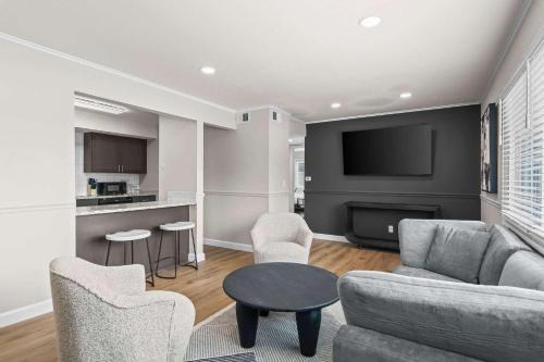 Newly Renovated Unit in Central Spfld #204