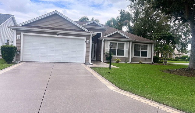 Nice and Beautifully Upgraded Home on Corner Lot in the Village of Bonnybrook