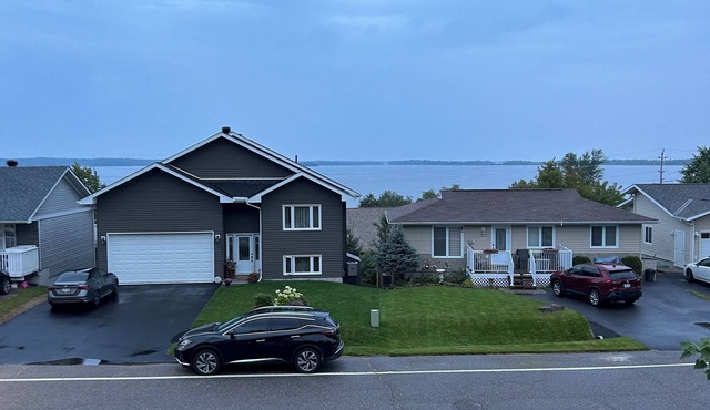 Nipissing Retreat Overlooking Callander Bay