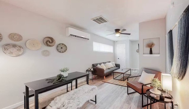 Nob Hill/UNM Luxury 2 Bedroom House w/King Beds