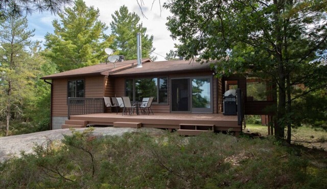 Northern Hideaway - 3 bedroom 4 season Home