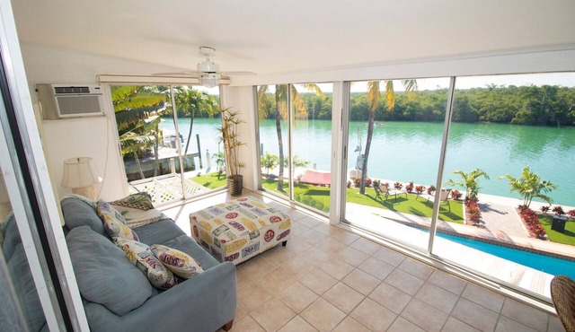Ocean Side Waterfront Exclusive Affordable Home - Pool , Tennis, Fishing & Golf in Marathon