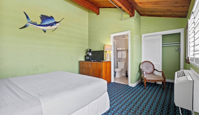 Oceanfront Inn, Inlet View, Standard Room, King Bed, #14