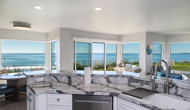 Oceanfront Luxury on the Seascape North Bluff-2/2