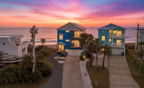 Oceanfront Pet Friendly Beach Home 4BR,4BA Balconies Private Beach Walkover