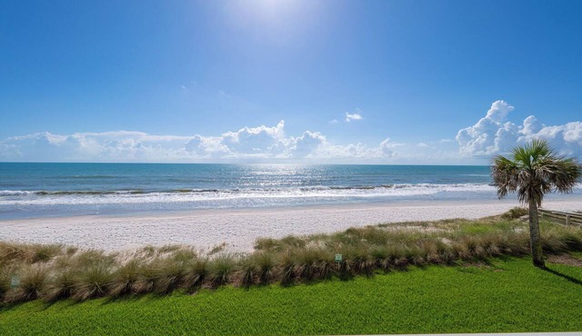 Oceanfront 2BR Condo On the Beach with Onsite Management, 207