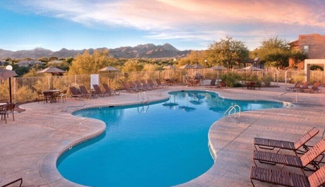 Oro Valley | Group Sonoran Retreat | Pool + Hot Tub | 3BR Sleeps 6