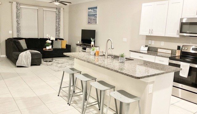 Paradise! 3br/3ba large Townhouse near the Epperson Lagoon Community