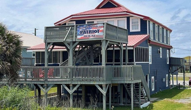 Patriot House - Beachfront - Island Realty