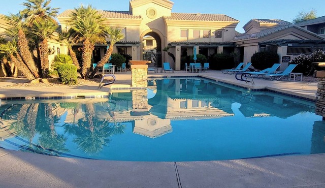 Peaceful 2 bedroom 2 bathroom ground floor condo steps from pool and hot tub!