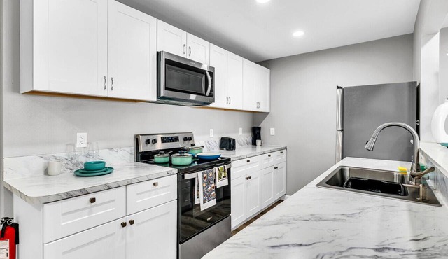 Peaceful 2BR Getaway Minutes from Downtown Arlington