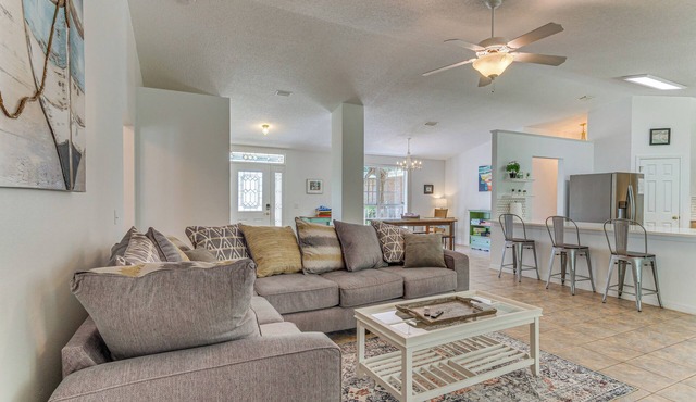 Pensacola Home w/Large Yard: 4 Mi to Beach