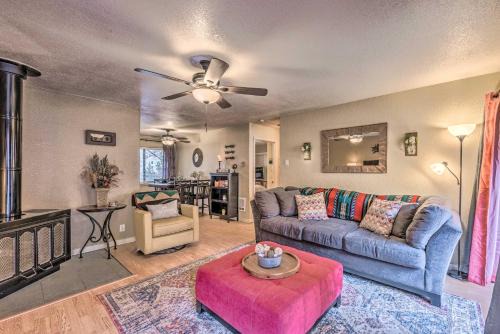 Pet-Friendly Condo - 2 Mi to Ruidoso Downs!