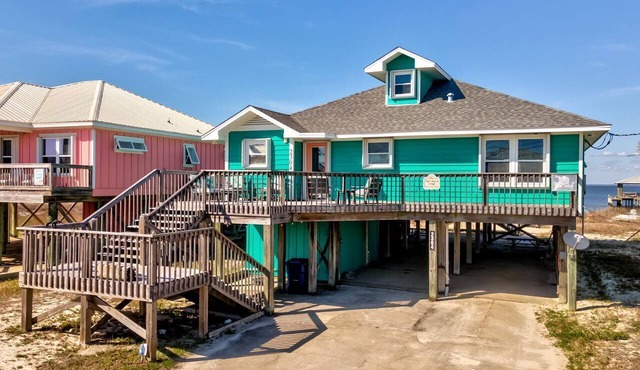 Pet-Friendly Cottage with Private Beach Access & Pier in Dauphin Island, Alabama