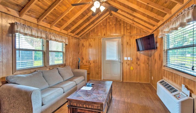 Pet-Friendly Escape Unit 8, Near Deadman Bay