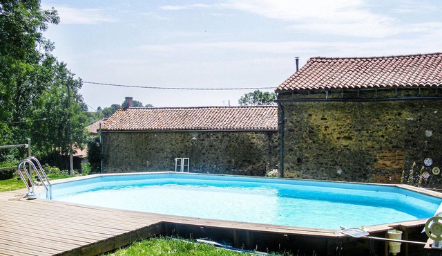 Pet friendly home in Scillé