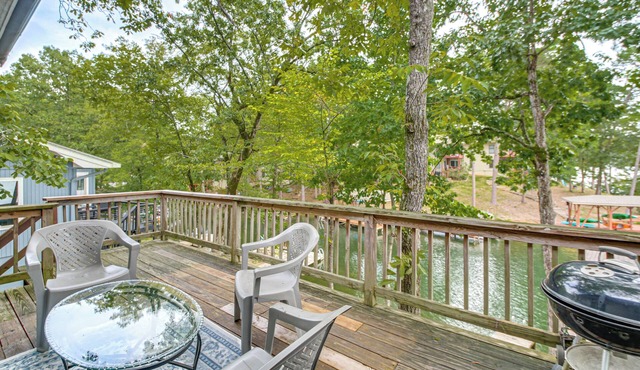 Pet-Friendly Lake Desoto Townhome w/Swim Dock!