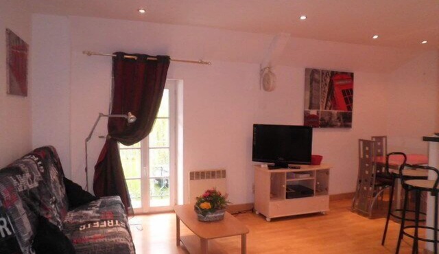 Pleasant cottage renovated quietly, near the landing beaches