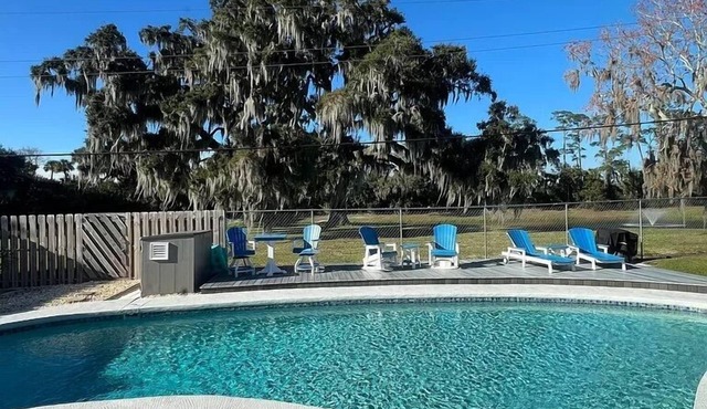 Pool Home & Backyard Oasis, Sleeps 8, 2 car garage