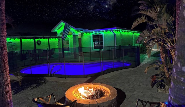 Pool Paradise with hot tub, bikes, every beach need, games and more!